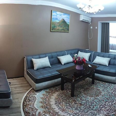 Apartment Near Farkhadskiy Bazar Tashkent Luaran gambar